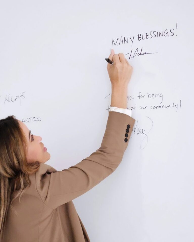 432767724_842751687891781_7809090688358817143_n-1-819x1024